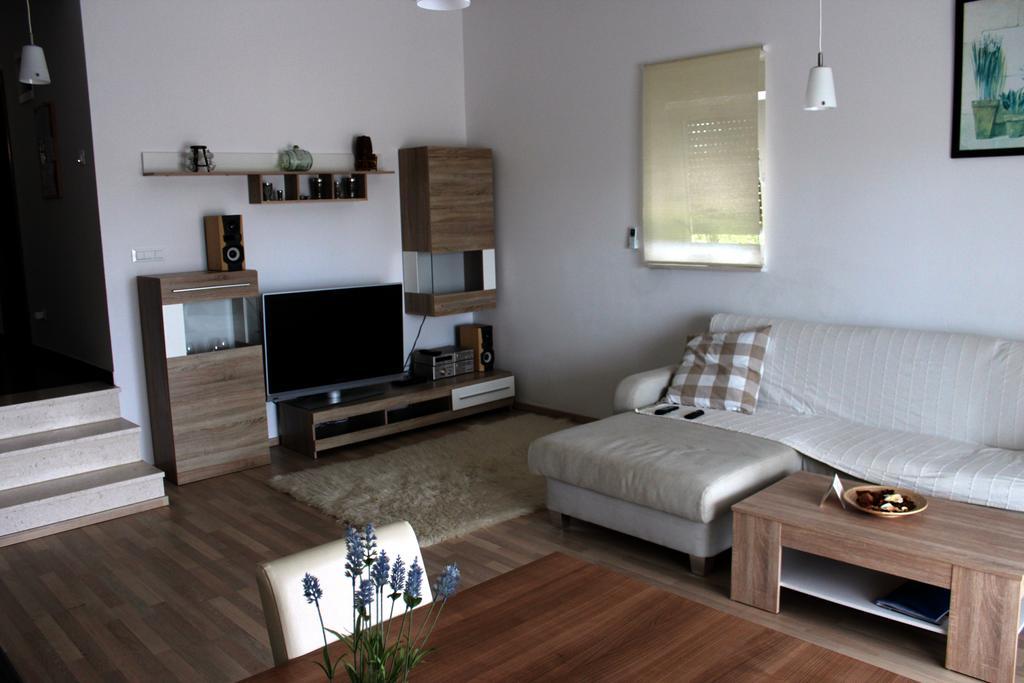 Apartments Kaic Rogač 外观 照片
